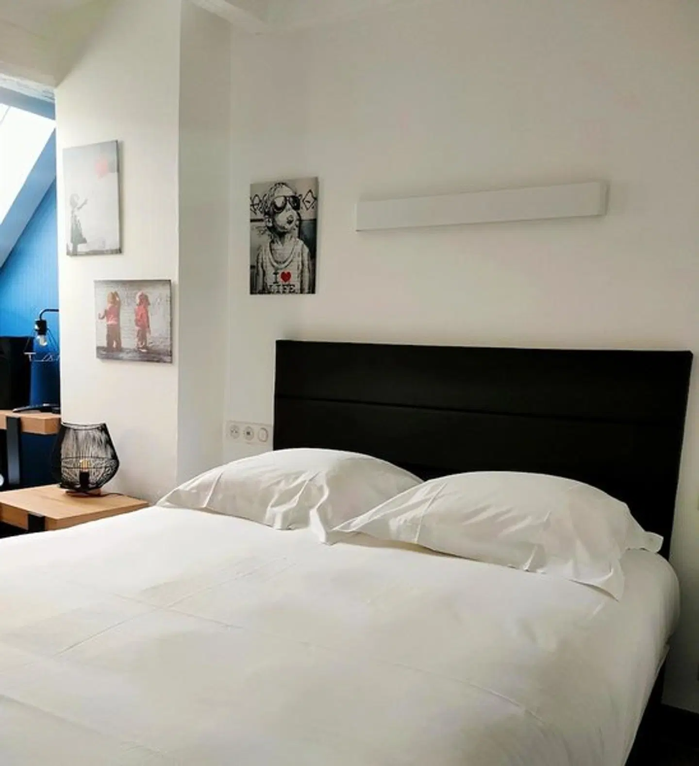 Victoria ROOM_EXAMPLE