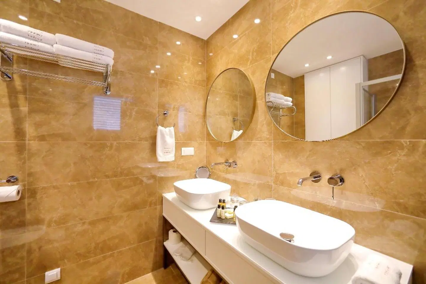 Luxury rooms Kadena Badezimmer
