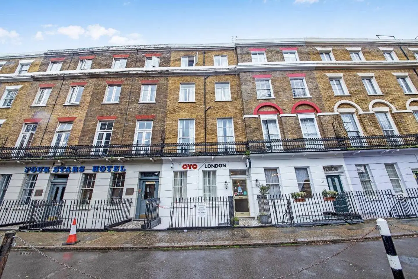 OYO Townhouse 30 Sussex EXTERIOR