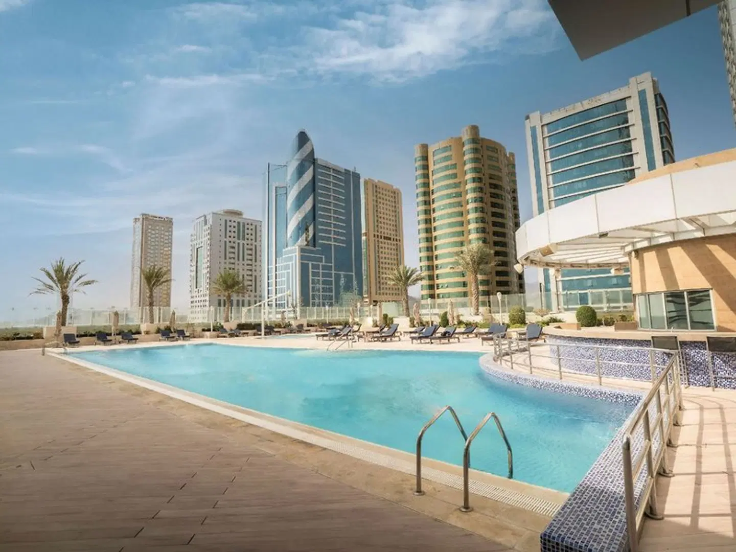 Novotel Fujairah Hotel OUTDOOR_POOL