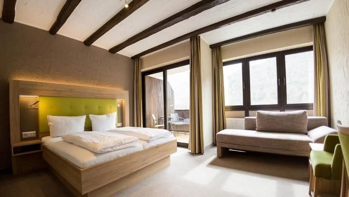 Sewenig ROOM_EXAMPLE