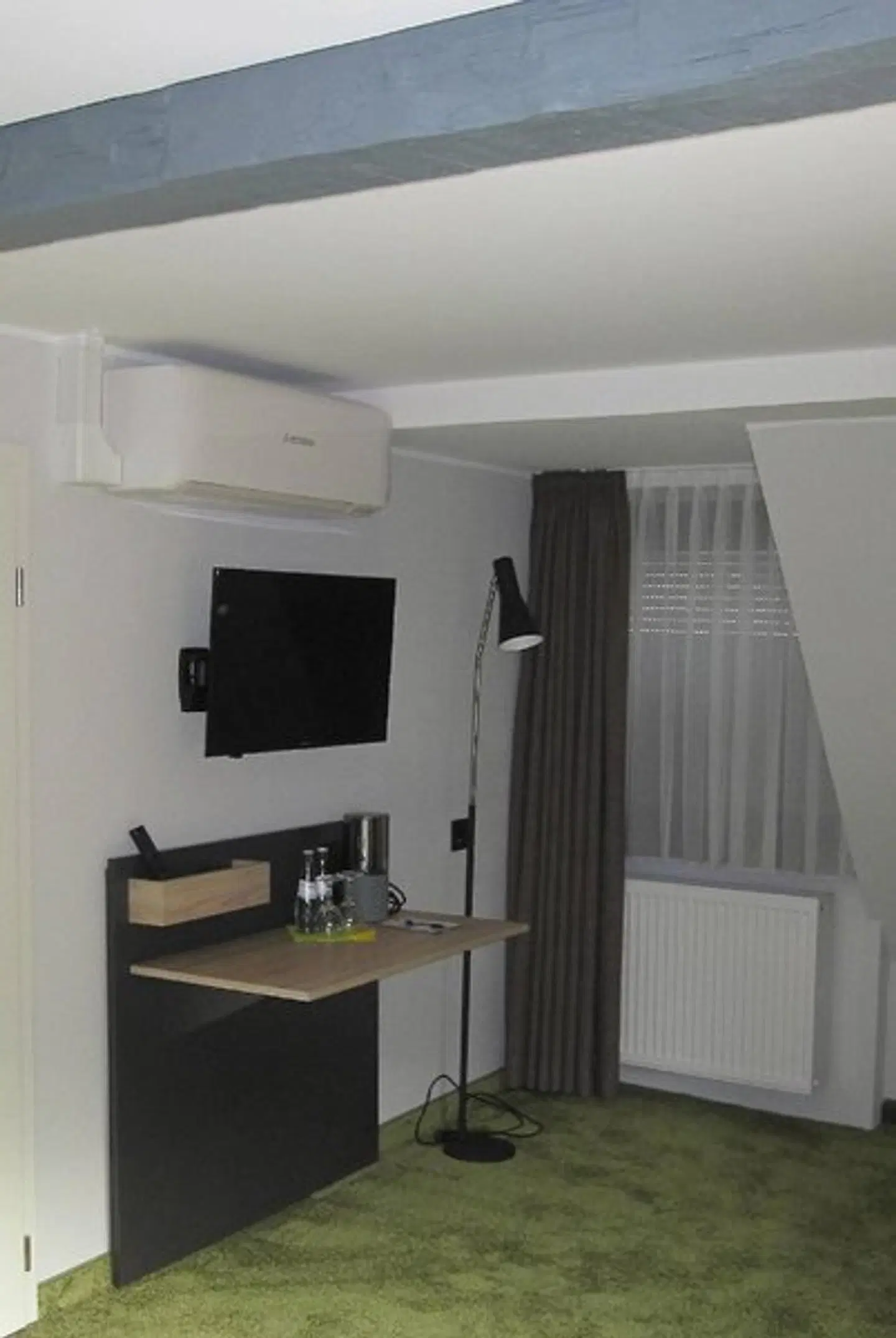Sewenig ROOM_EXAMPLE