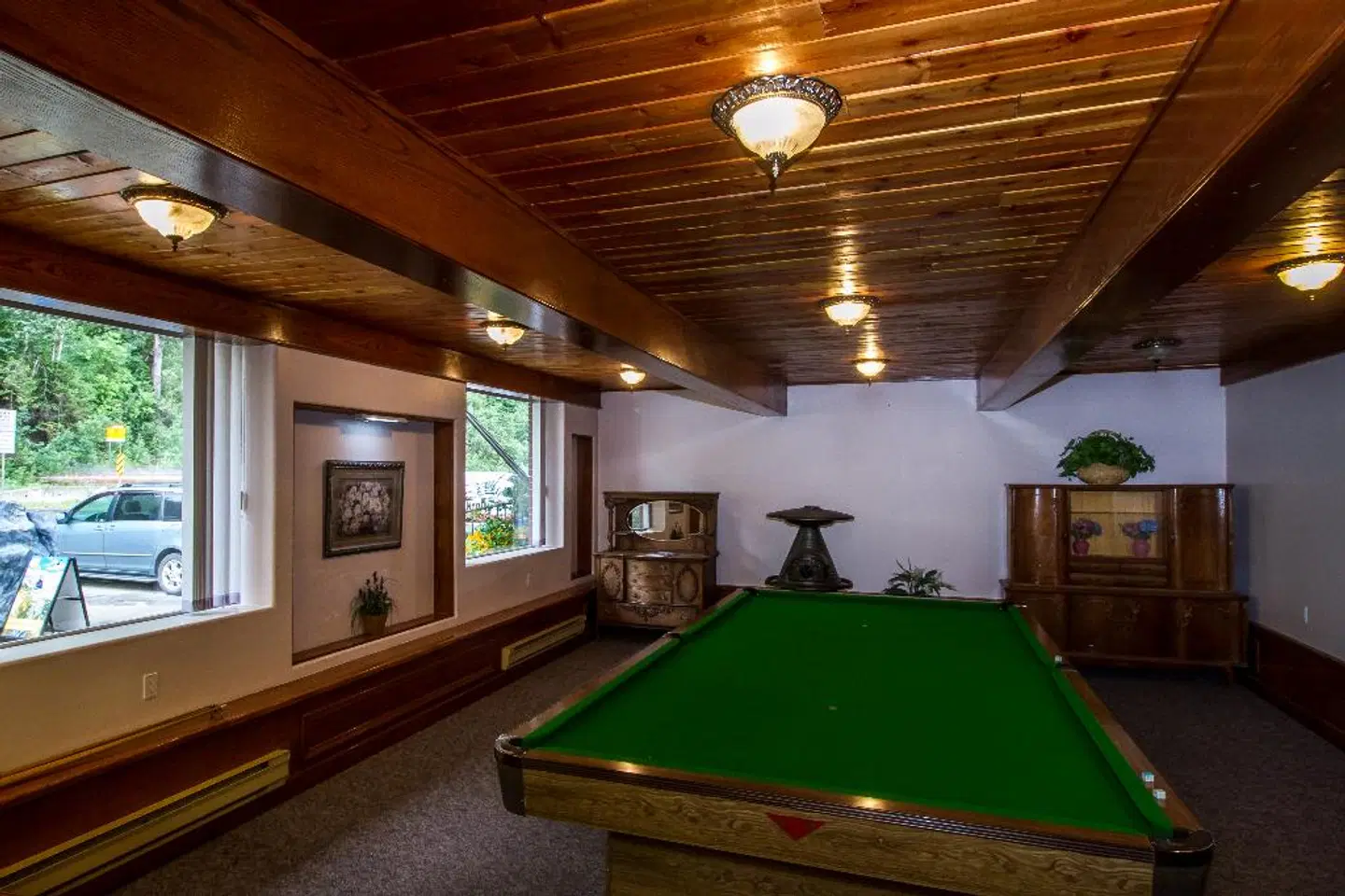 Three Valley Lake Chateau Ltd. LOUNGE_LOBBY