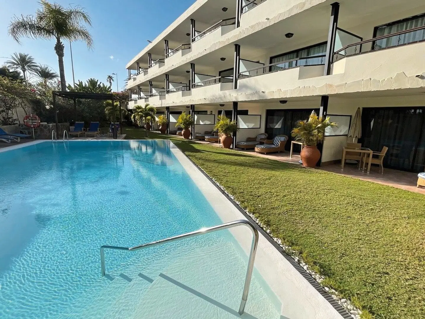 Nogal OUTDOOR_POOL