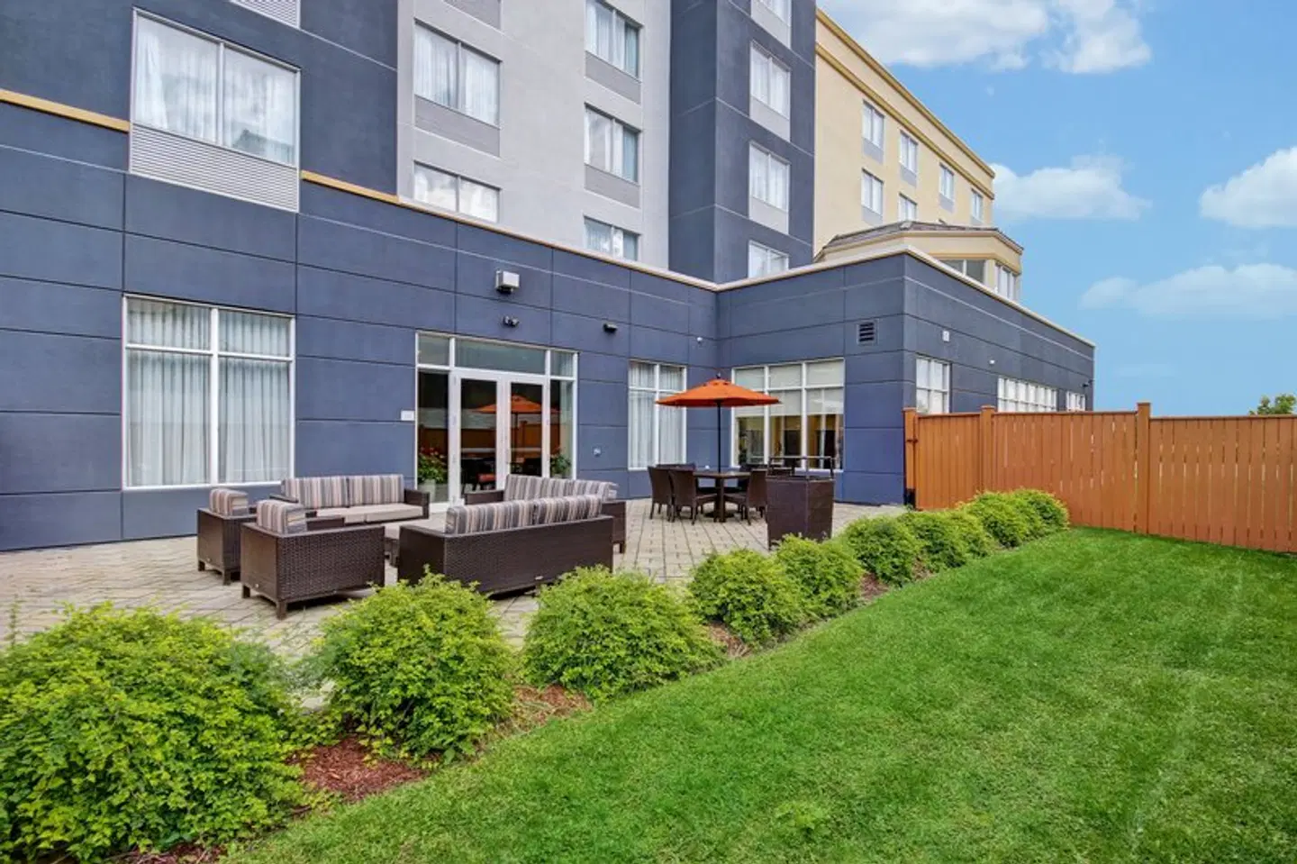 Fairfield by Marriott Inn & Suites Guelph EXTERIOR