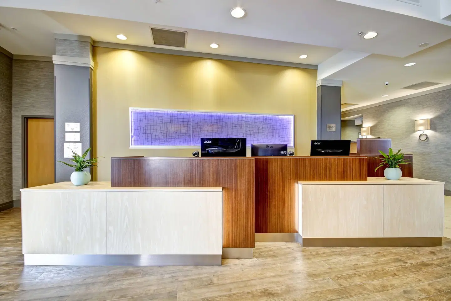 Fairfield by Marriott Inn & Suites Guelph LOUNGE_LOBBY