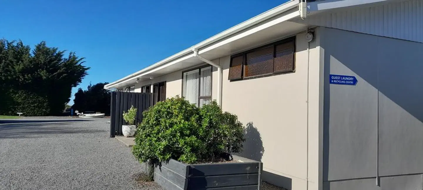 Alpine View Motel EXTERIOR
