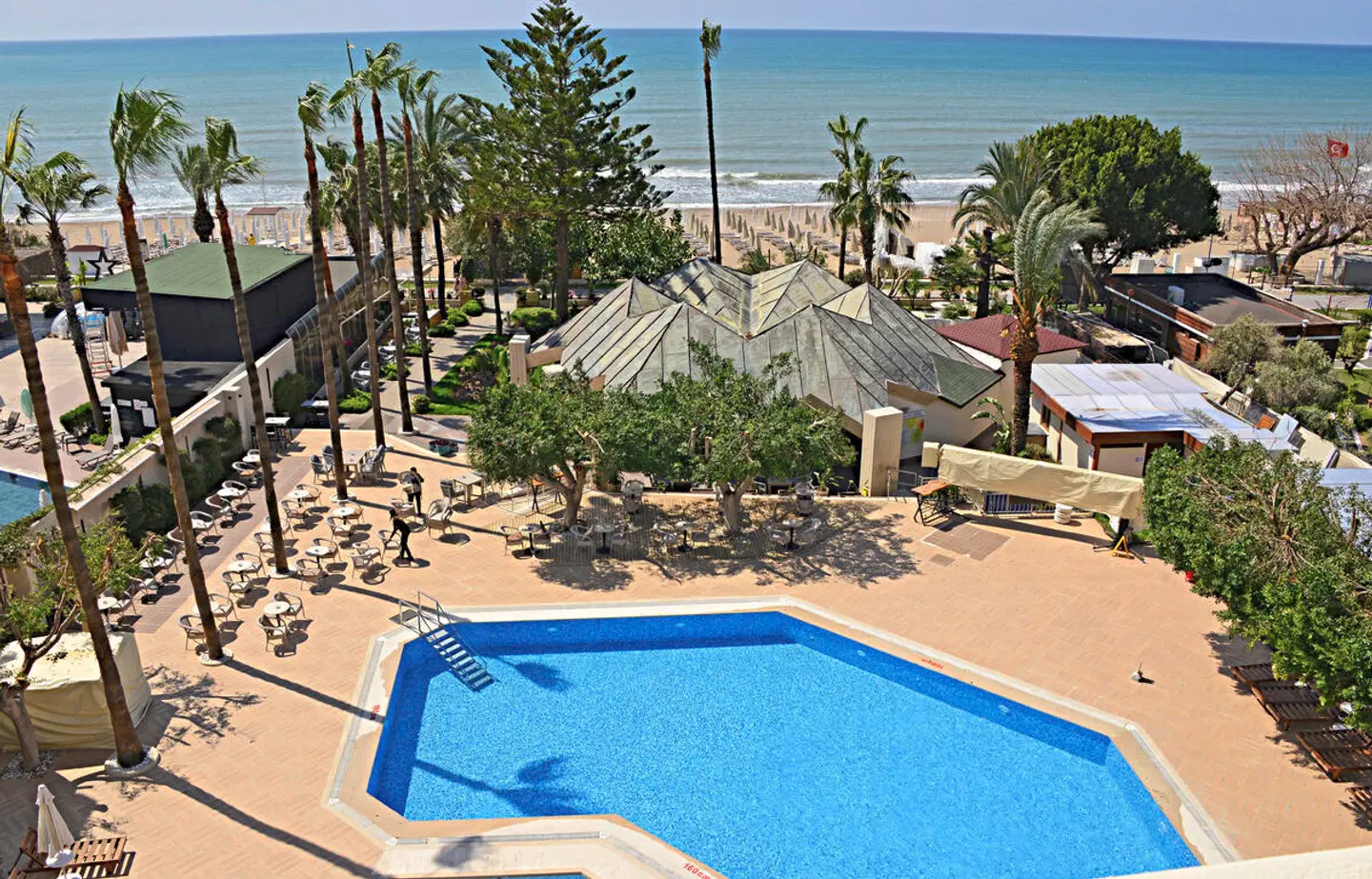 Nerton OUTDOOR_POOL