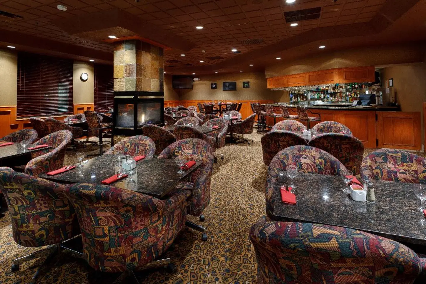 Holiday Inn Hinton Bar