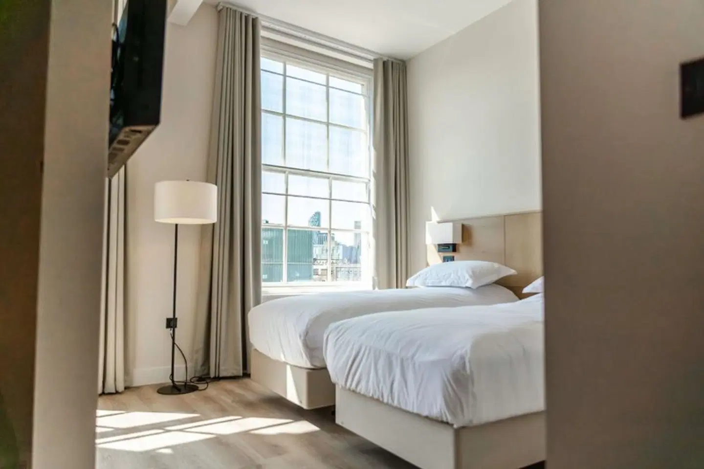 School Lane Hotel in Liverpool ONE ROOM_EXAMPLE