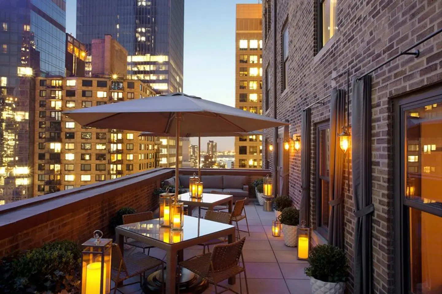 WestHouse Hotel New York Bar