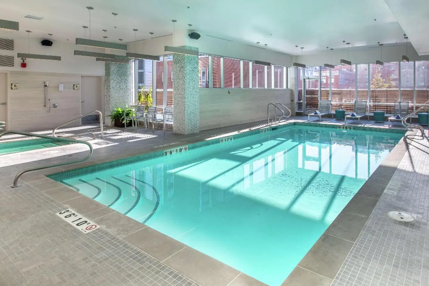 Homewood Suites by Hilton Calgary Downtown Hallenbad