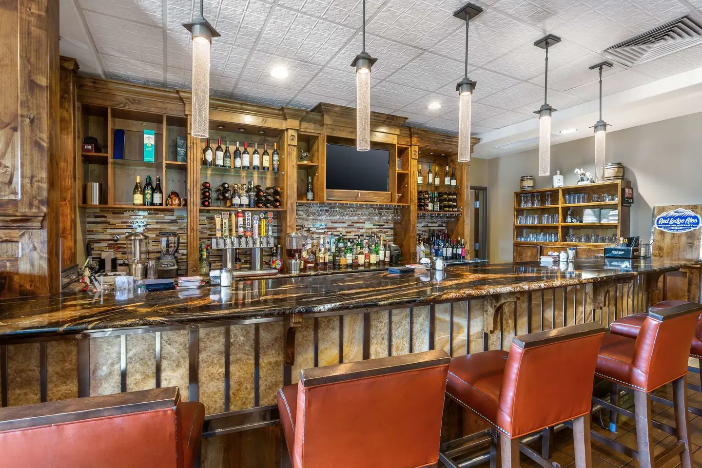 Best Western Premier Ivy Inn & Suites Bar