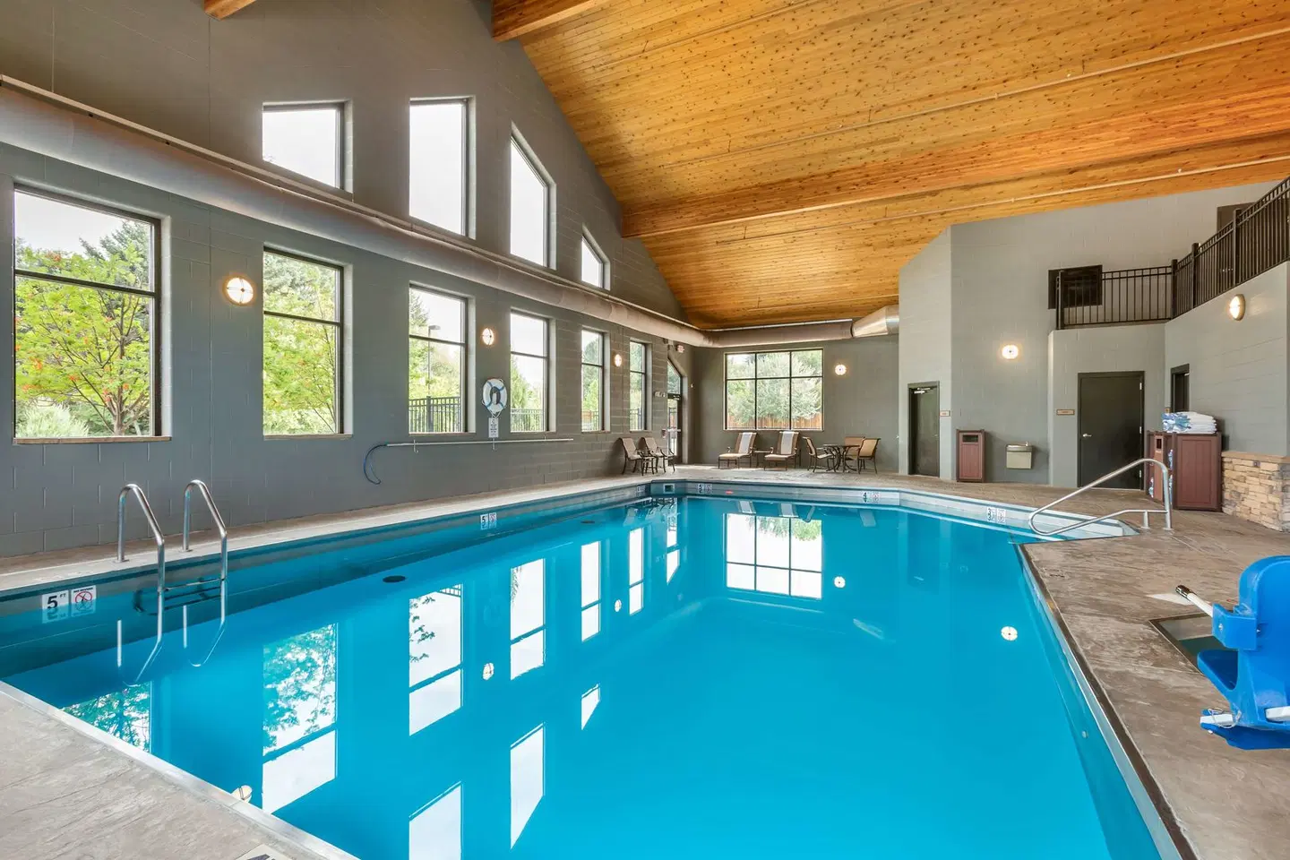 Best Western Premier Ivy Inn & Suites Hallenbad