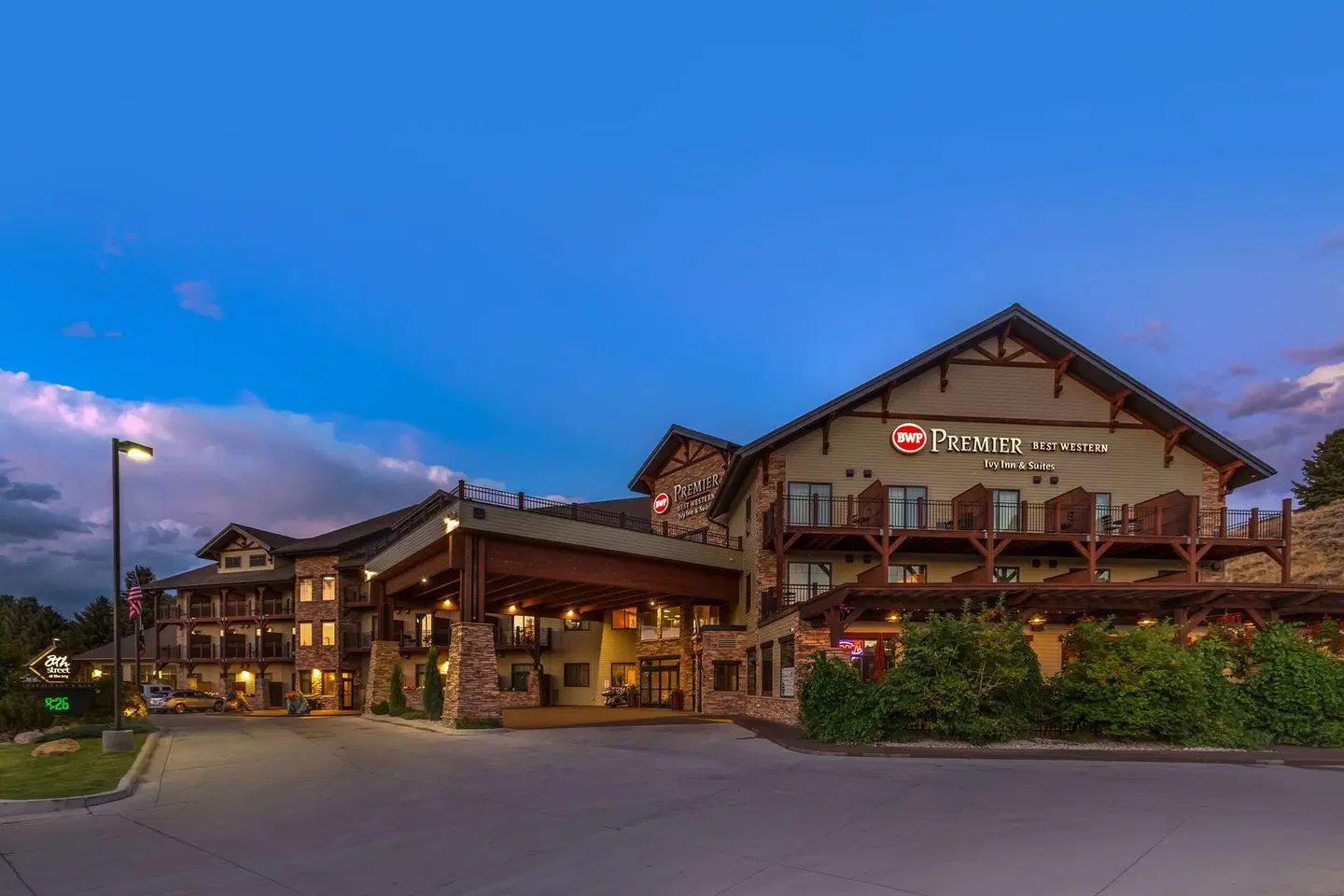 Best Western Premier Ivy Inn & Suites EXTERIOR