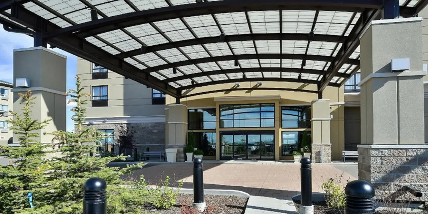Holiday Inn Hotel & Suites Edmonton Arpt - Conference Ctr by IHG EXTERIOR