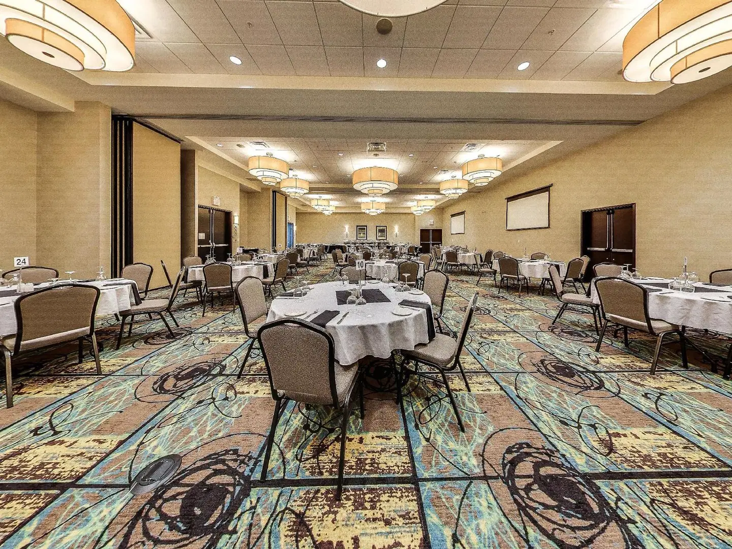 Holiday Inn Hotel & Suites Edmonton Arpt - Conference Ctr by IHG LOUNGE_LOBBY