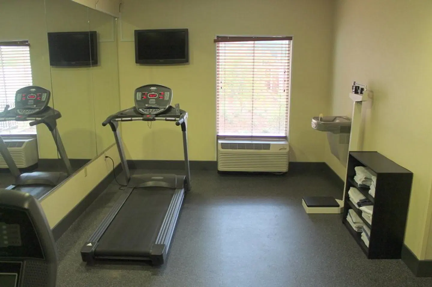 Holiday Inn Express & Suites Starkville by IHG HEALTH_BEAUTY