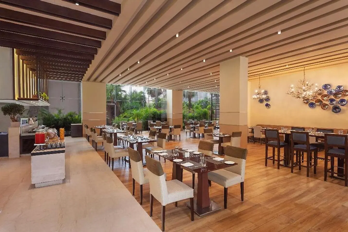 DoubleTree by Hilton Gurugram Baani Square Restaurant
