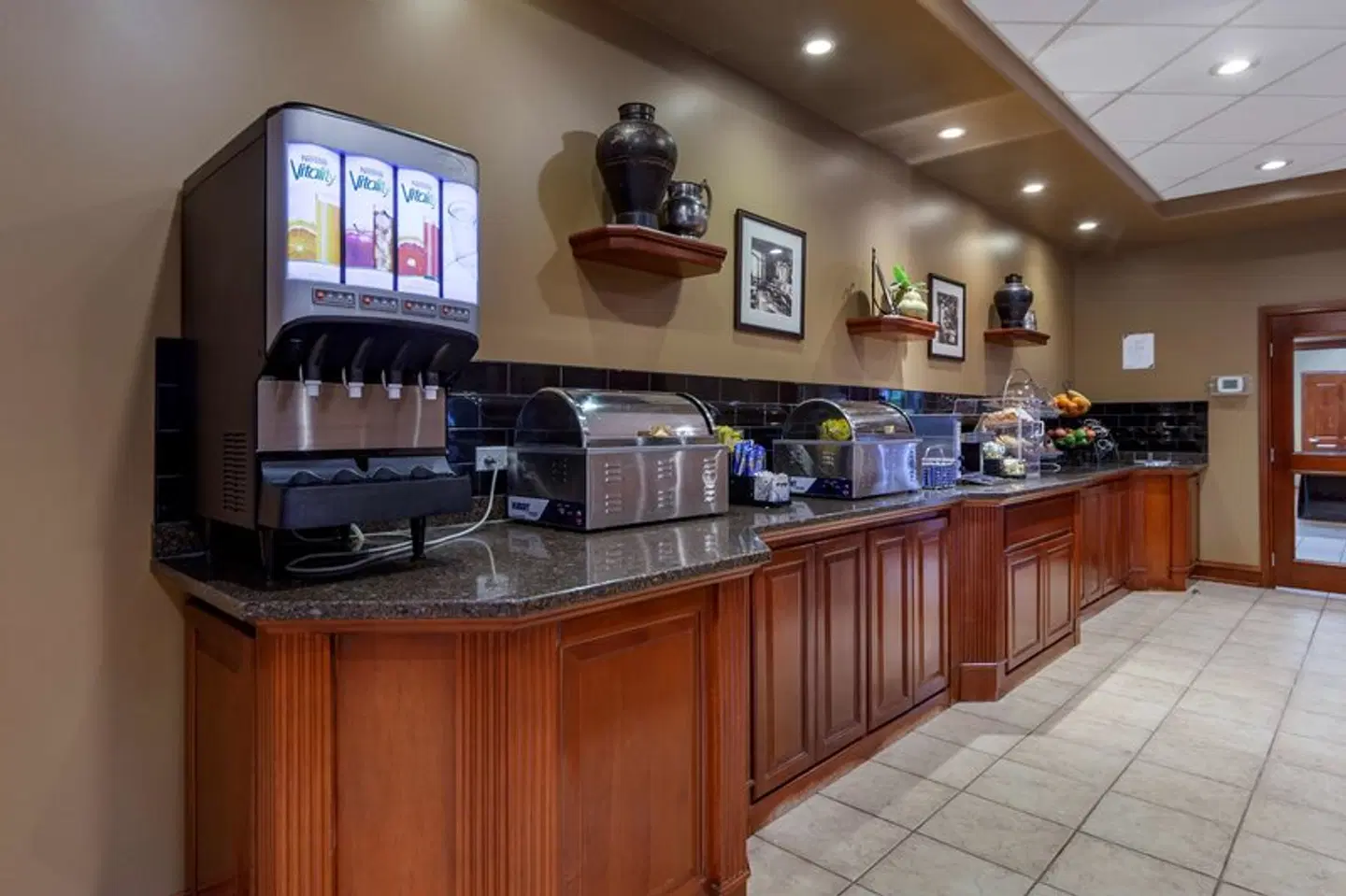 Best Western Plus Meridian Bar