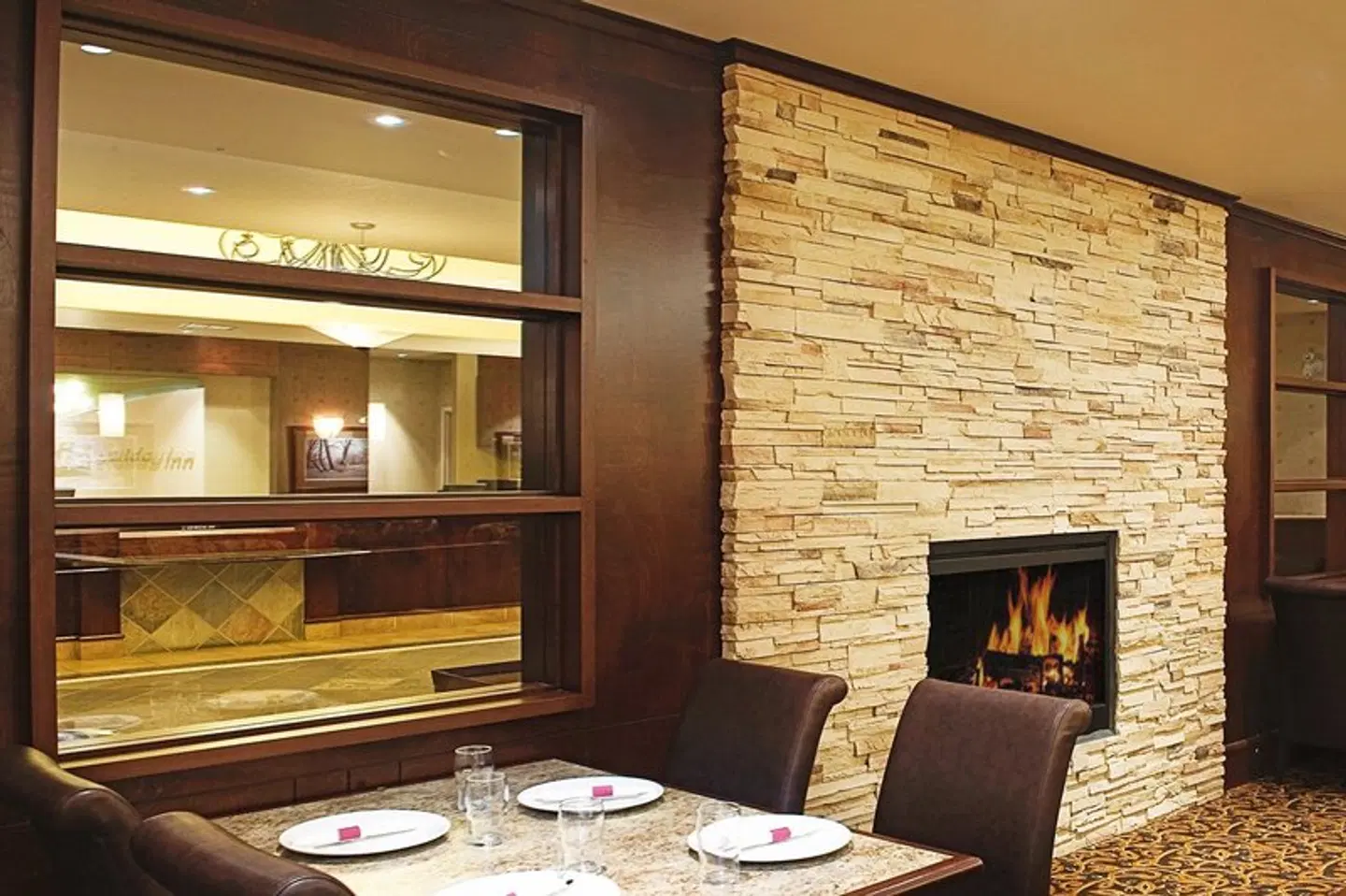 Holiday Inn & Suites Lloydminster by IHG Restaurant