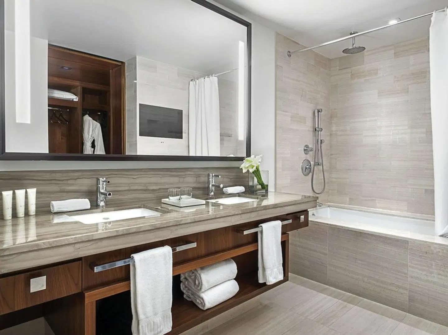 Langham Place, New York, Fifth Avenue Badezimmer