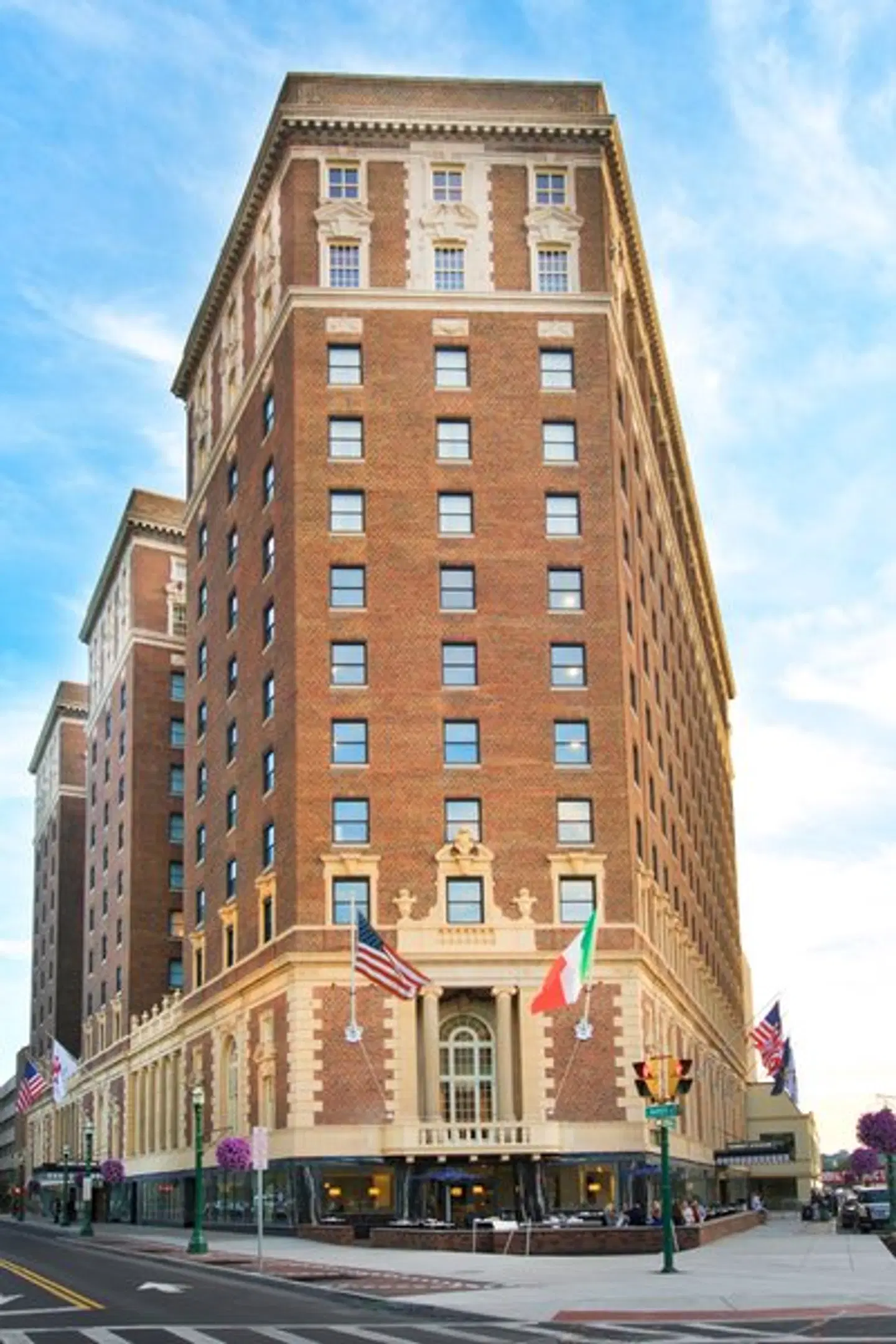 Marriott Syracuse Downtown EXTERIOR