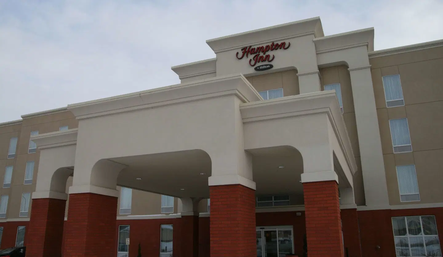 Hampton Inn by Hilton Fort Saskatchewan EXTERIOR