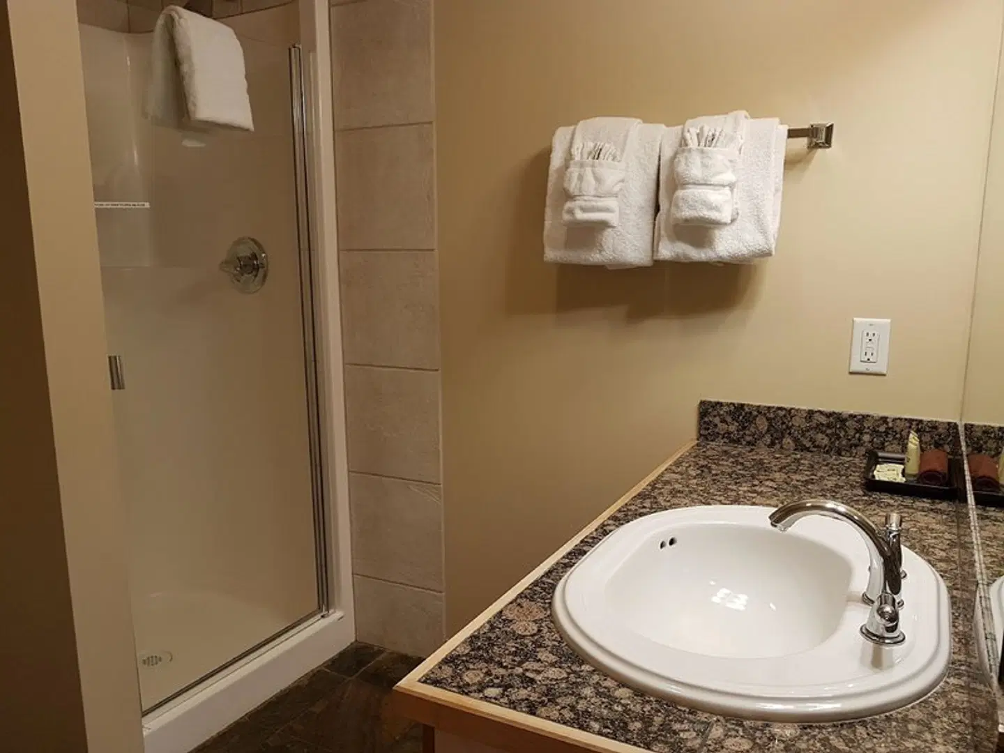 Sunset Resorts Canmore Badezimmer