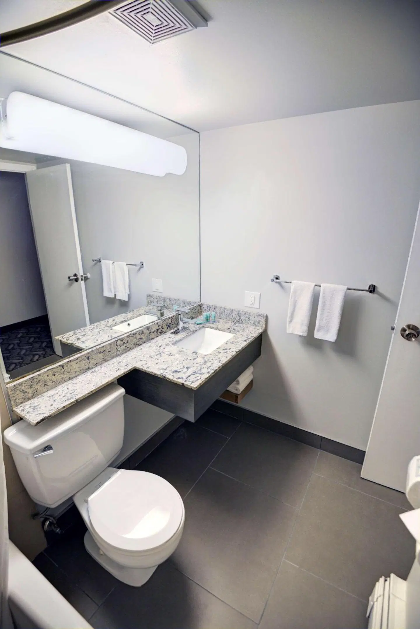 Days Inn by Wyndham Airdrie ROOM_EXAMPLE