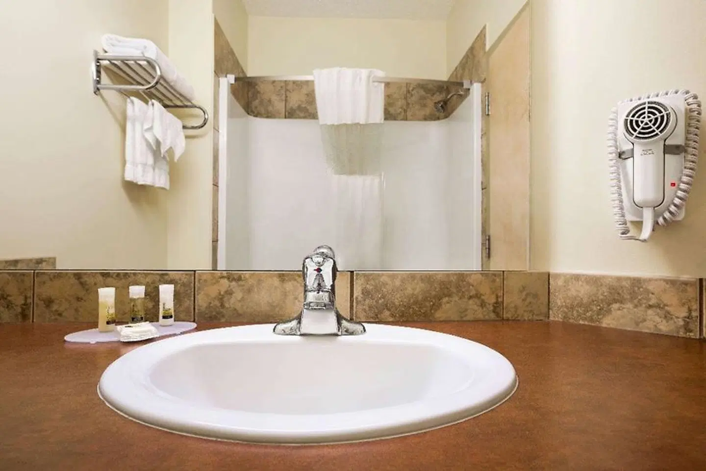 Days Inn Bonnyville Badezimmer