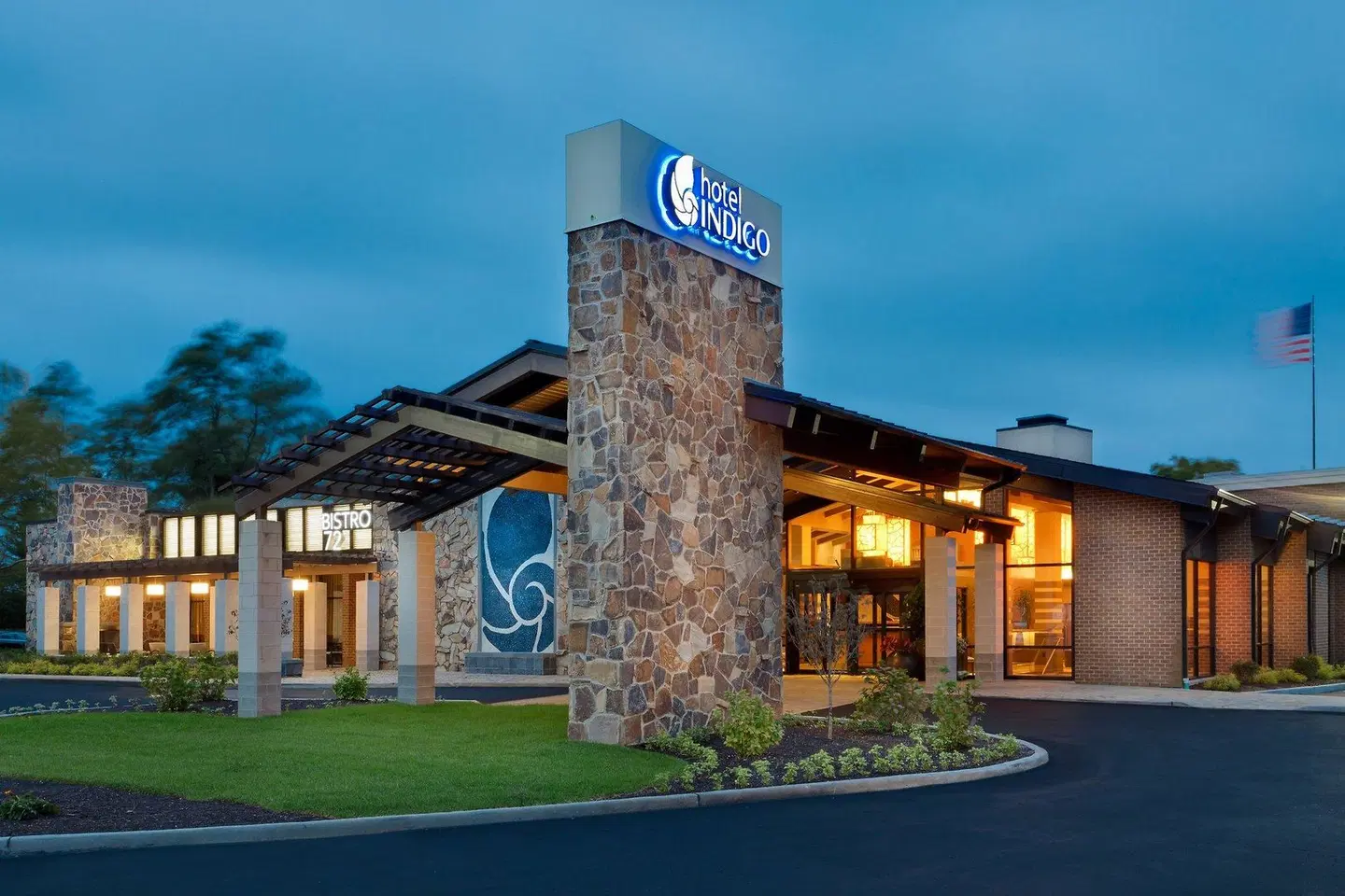 Hotel Indigo East End EXTERIOR