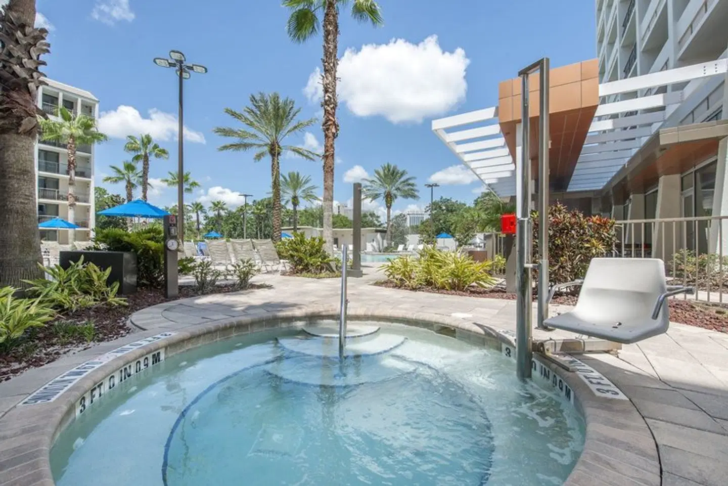 Holiday Inn Orlando-Disney Springs® Area by IHG OUTDOOR_POOL