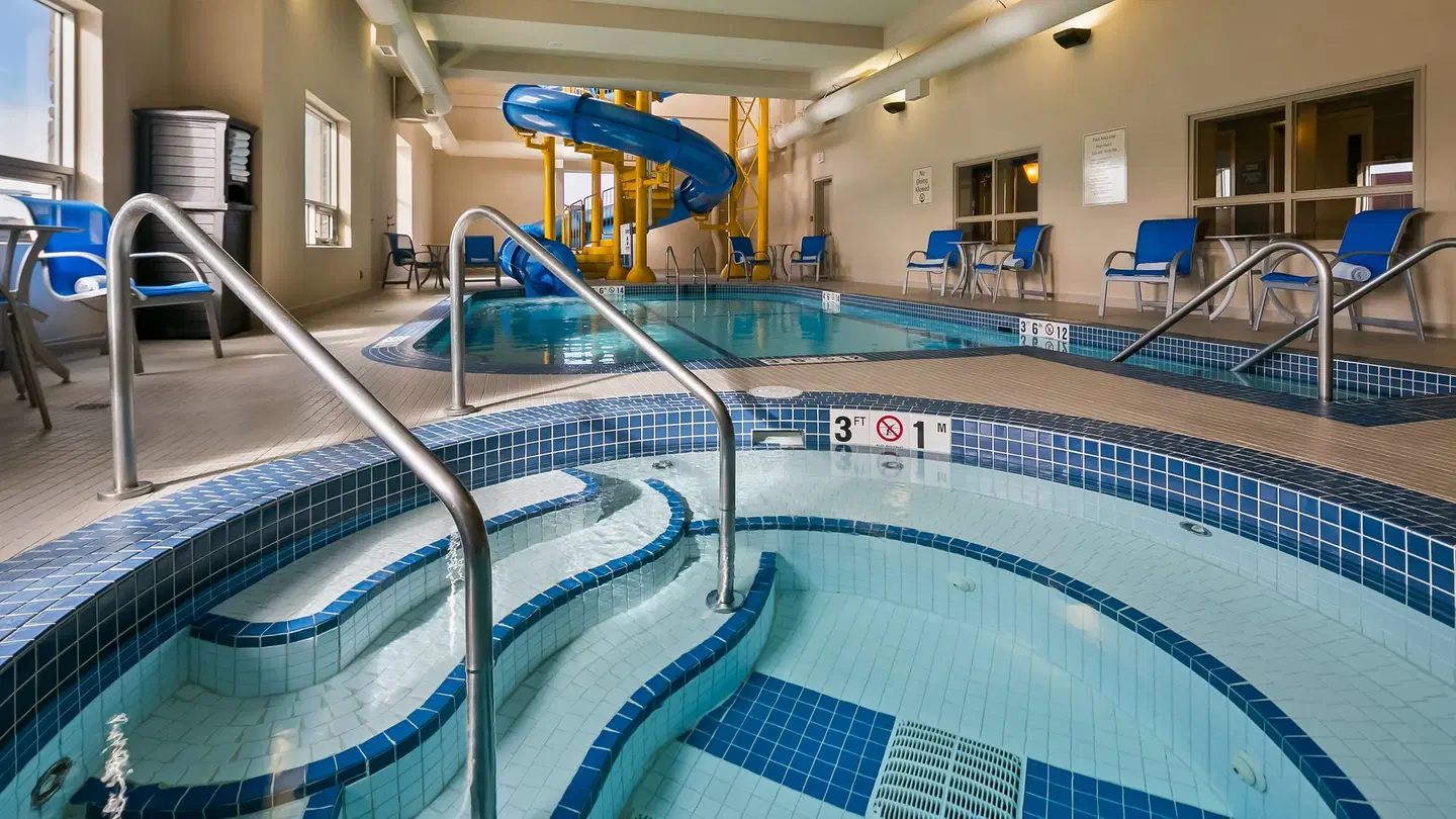 Best Western Plus Okotoks Inn & Suites Hallenbad