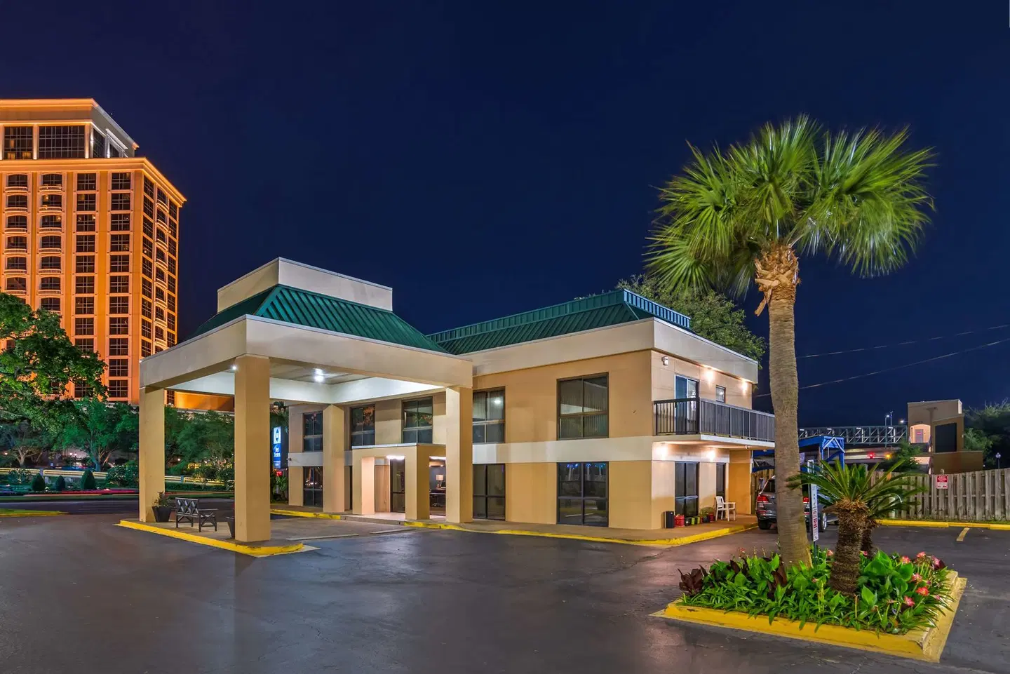 Best Western Oak Manor EXTERIOR