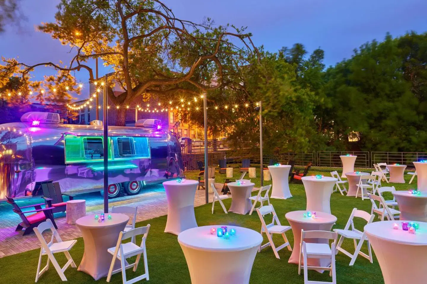 Downright Austin A Renaissance Hotel Terrasse