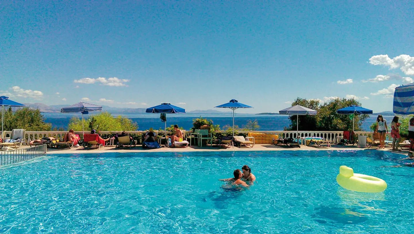 Nautilus OUTDOOR_POOL