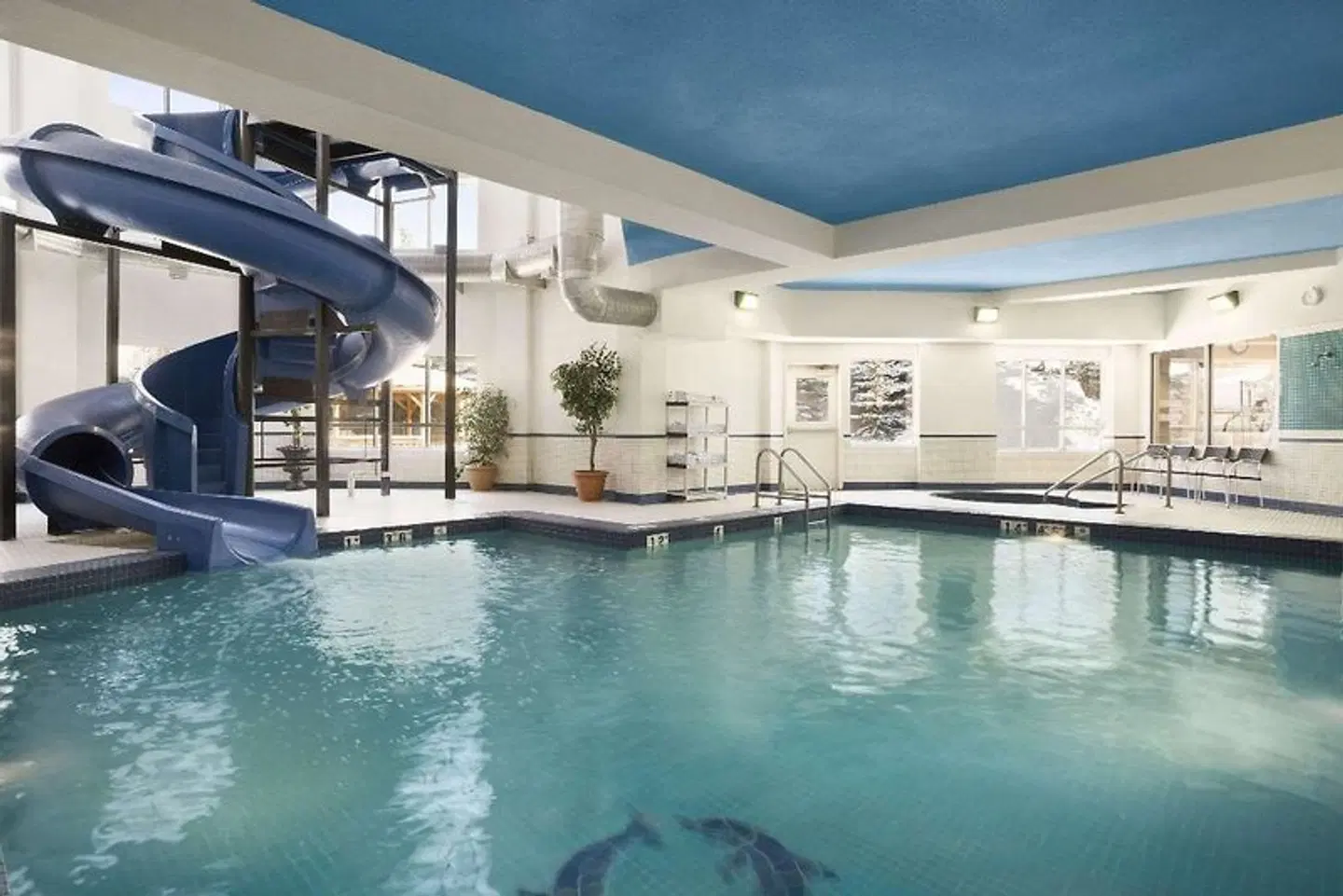Travelodge by Wyndham Strathmore Hallenbad