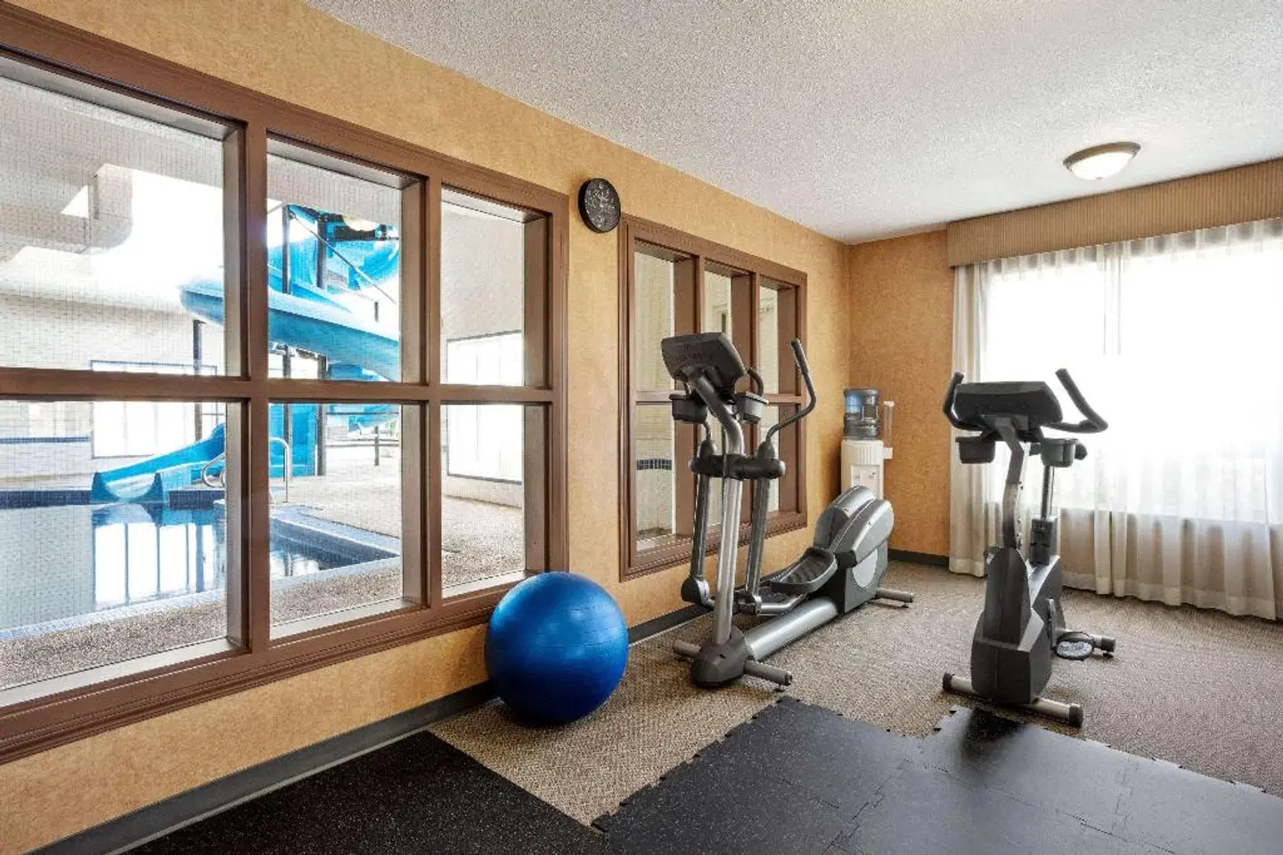 Days Inn and Suites Strathmore SPORTS_AND_LEISURE