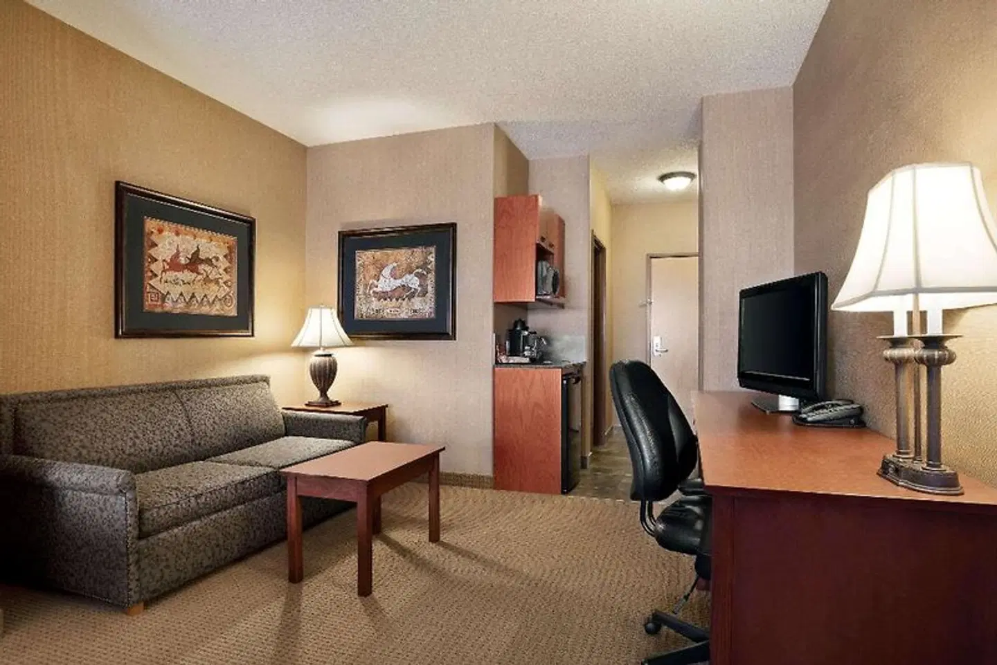 Days Inn and Suites Strathmore ROOM_EXAMPLE