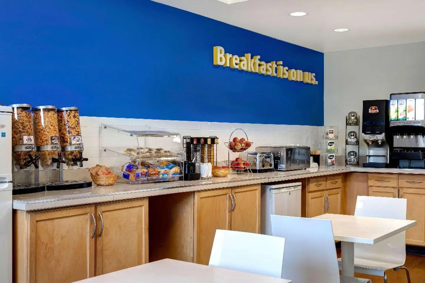 Days Inn by Wyndham Whitecourt Bar