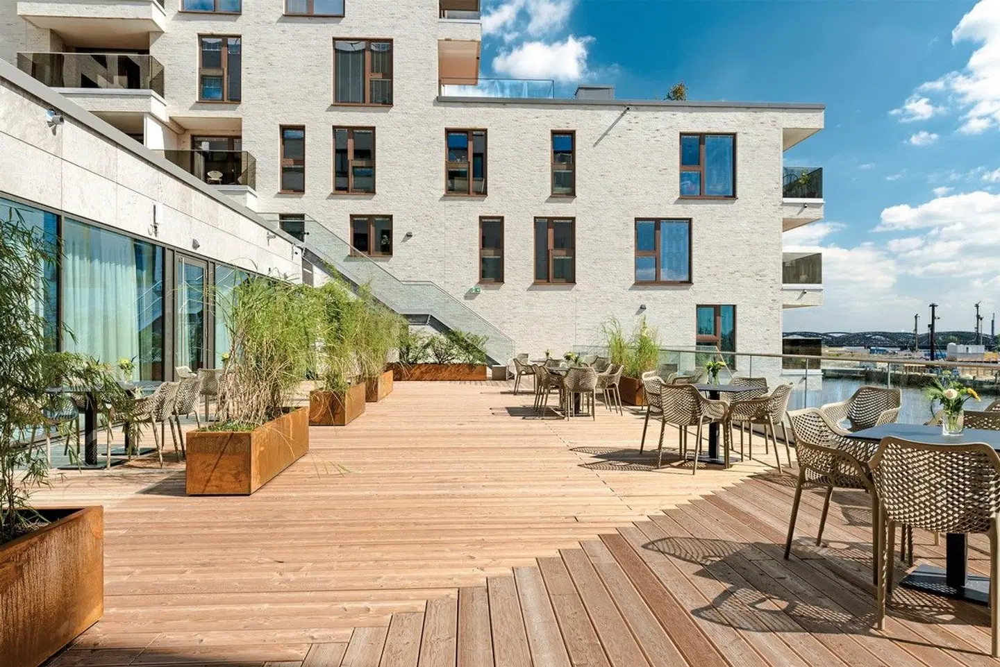 JUFA Hotel Hamburg HafenCity Terrasse