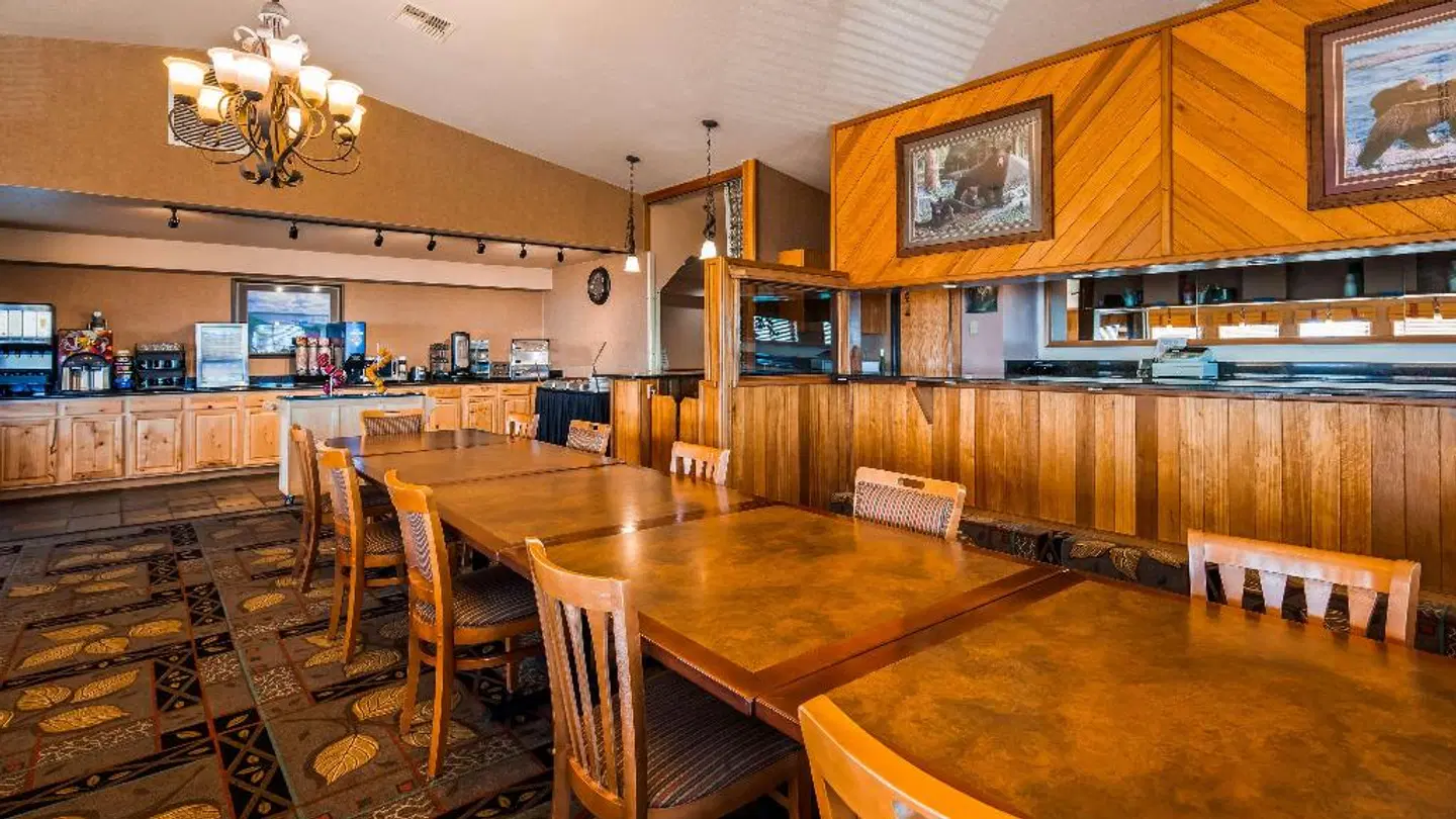 Best Western Bidarka Inn Bar