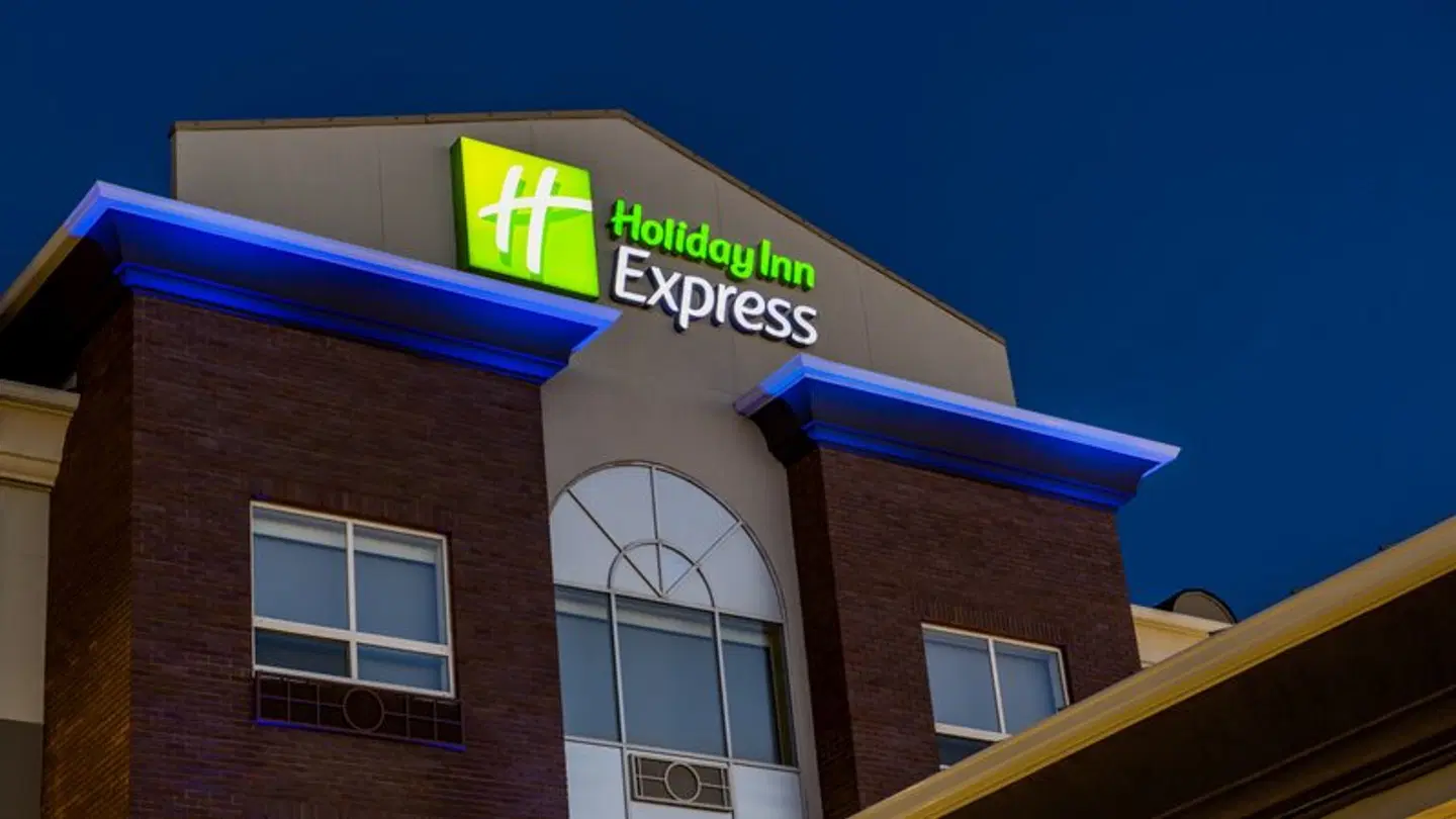 Holiday Inn Express & Suites Airdrie-Calgary North by IHG EXTERIOR