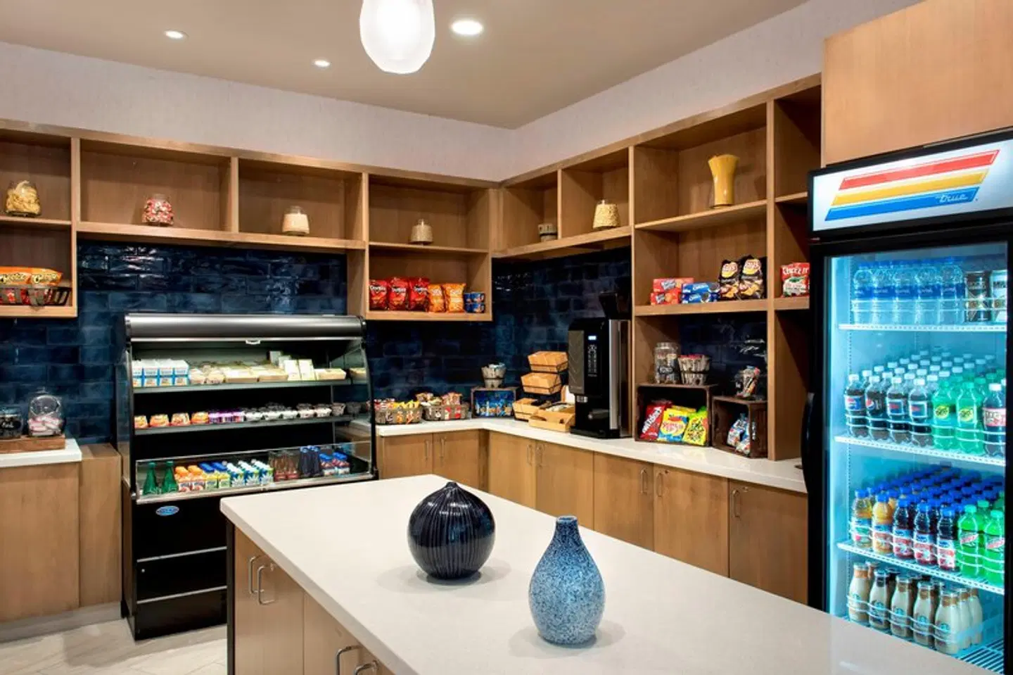 Delta Hotels by Marriott Utica Bar