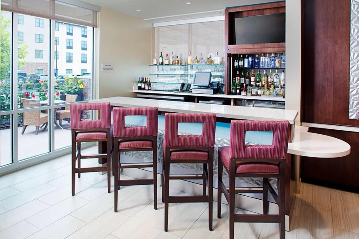 SpringHill Suites by Marriott Carle Place Garden City Bar