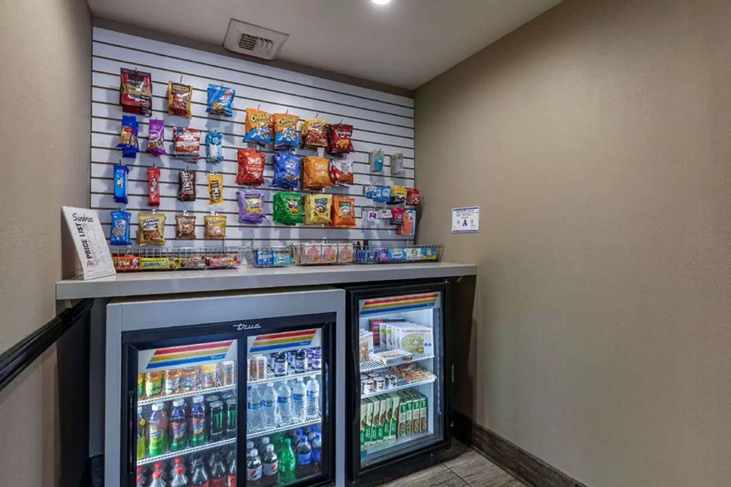 Best Western Plus Las Vegas West Bar