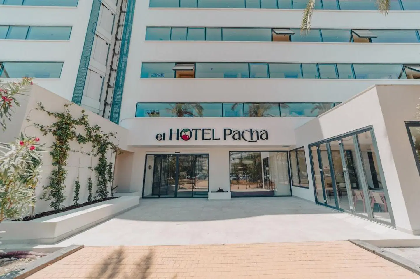 Pacha Hotel EXTERIOR