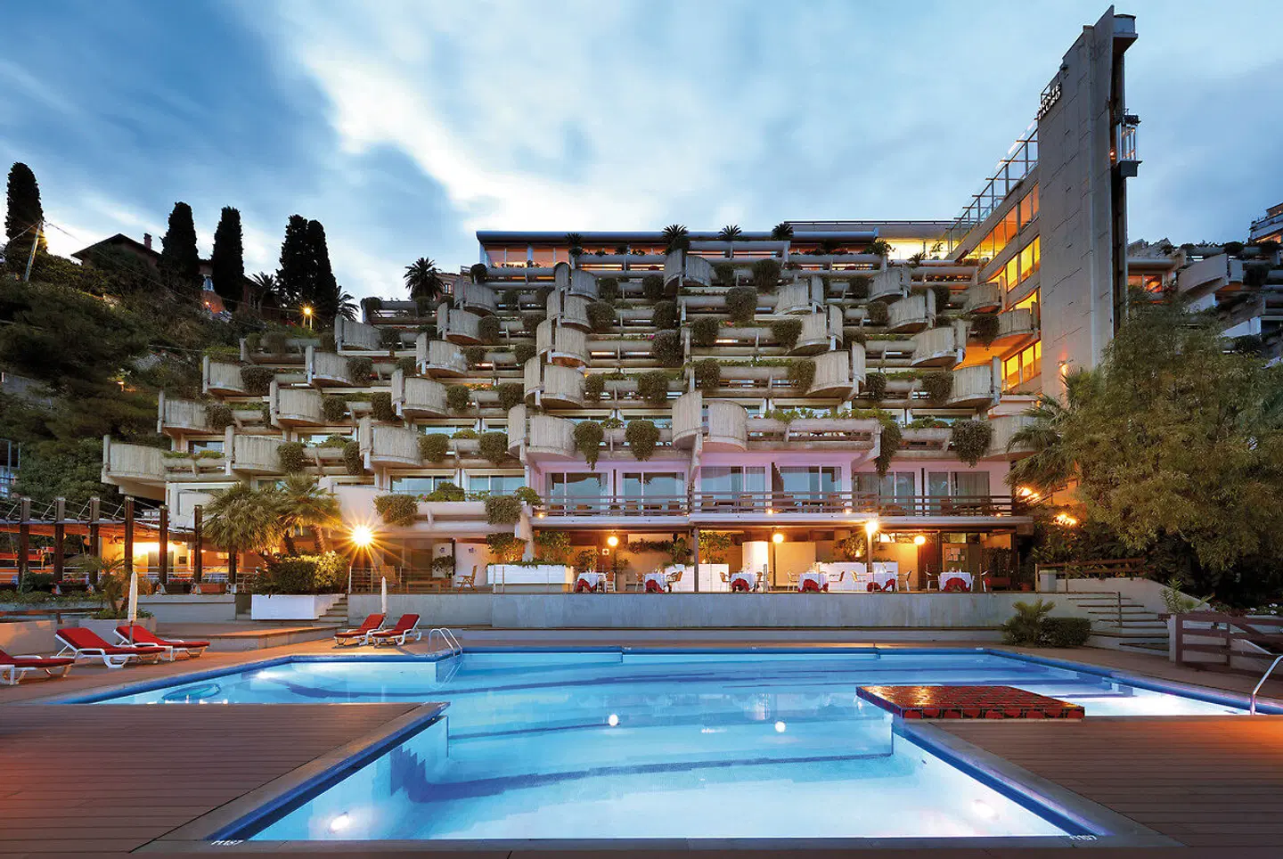 Monte Tauro OUTDOOR_POOL