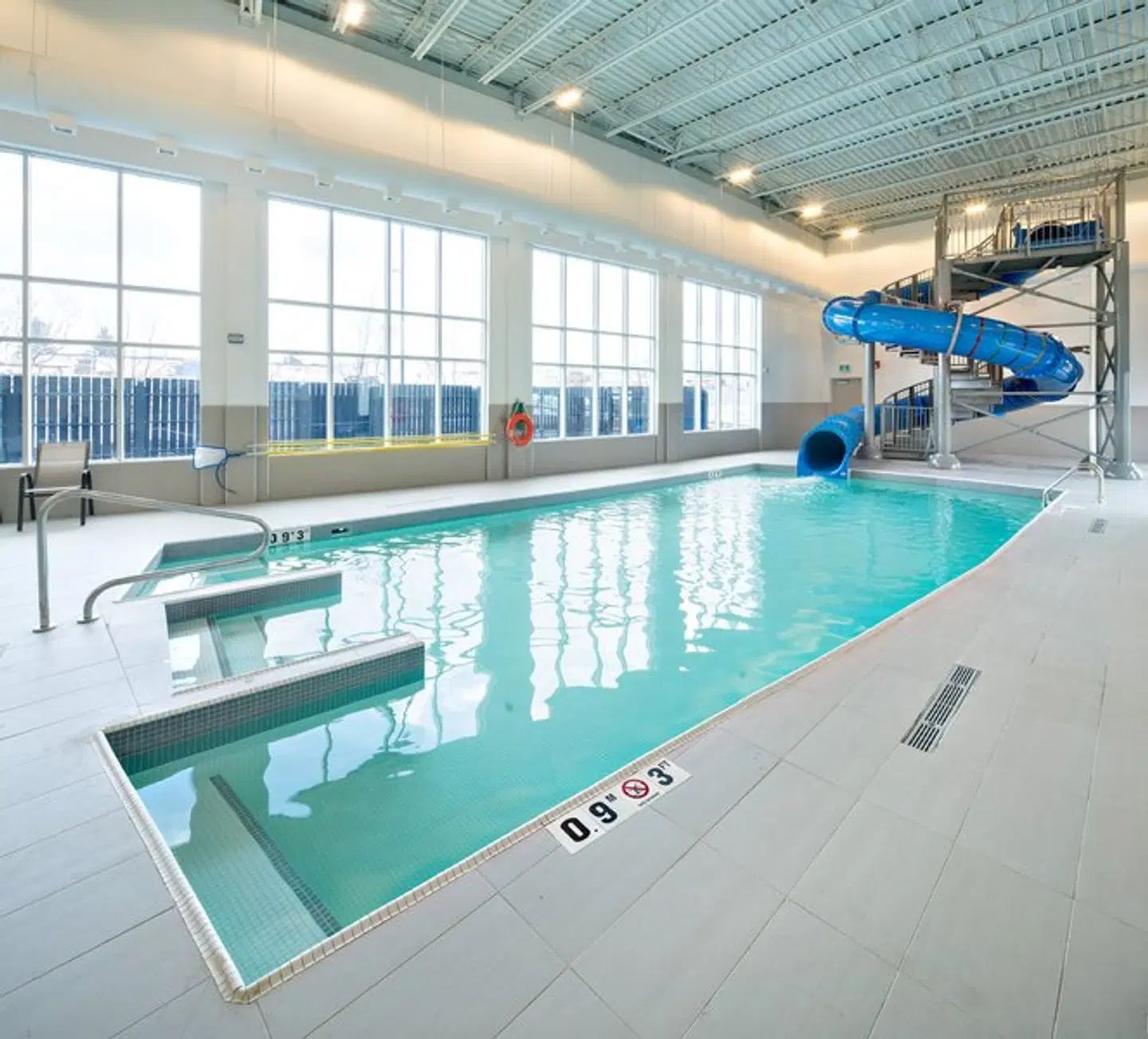 Holiday Inn Express Red Deer North Hallenbad